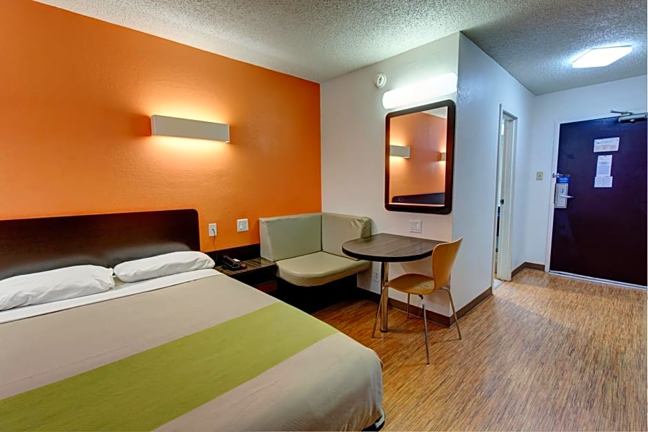Motel 6 Houston Hobby