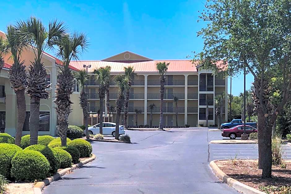 Quality Inn & Suites Destin
