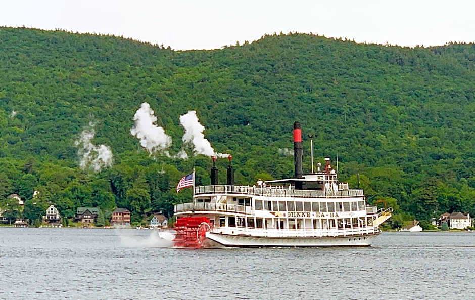 The Sundowner on Lake George