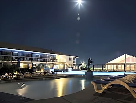 Red Jacket Beach Resort