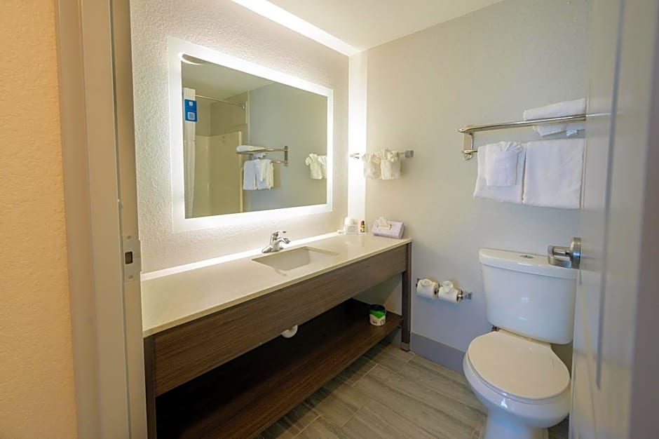 Hawthorn Extended Stay by Wyndham Panama City Beach