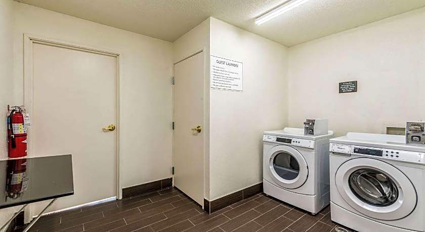 Comfort Inn & Suites Dayton North