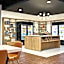 Delta Hotels by Marriott Milwaukee Northwest