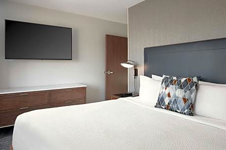 Suite, 1 King Bed