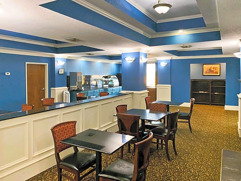 Rodeway Inn & Suites