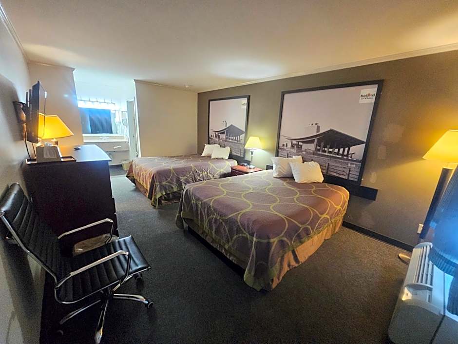 budgetel Inn & Suites