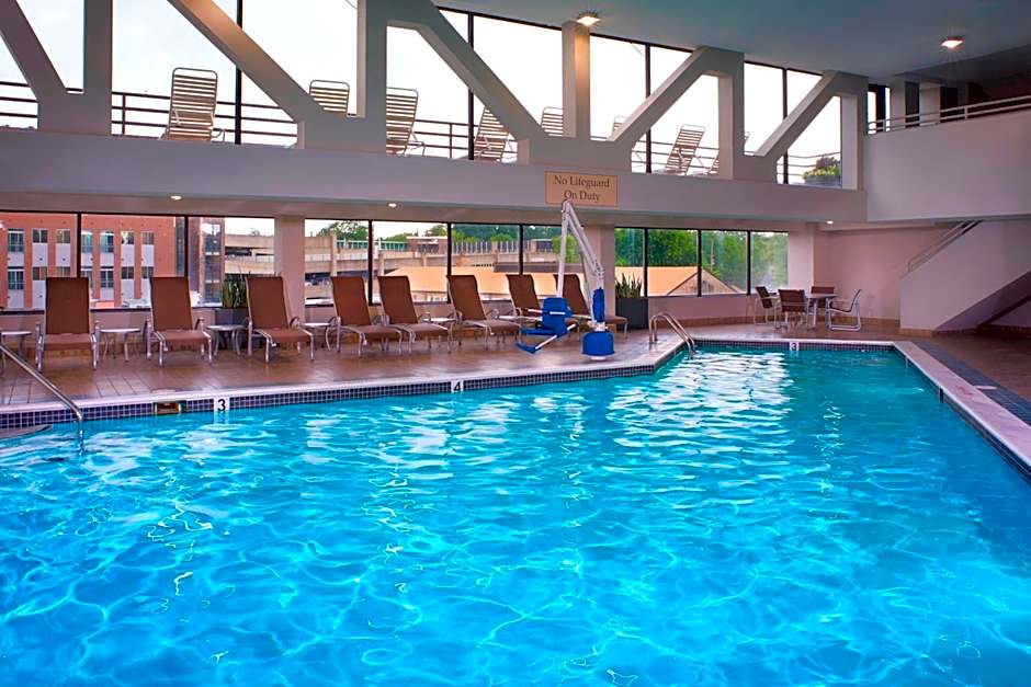 Marriott East Lansing at University Place