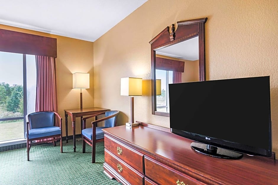 Quality Inn & Suites Carthage