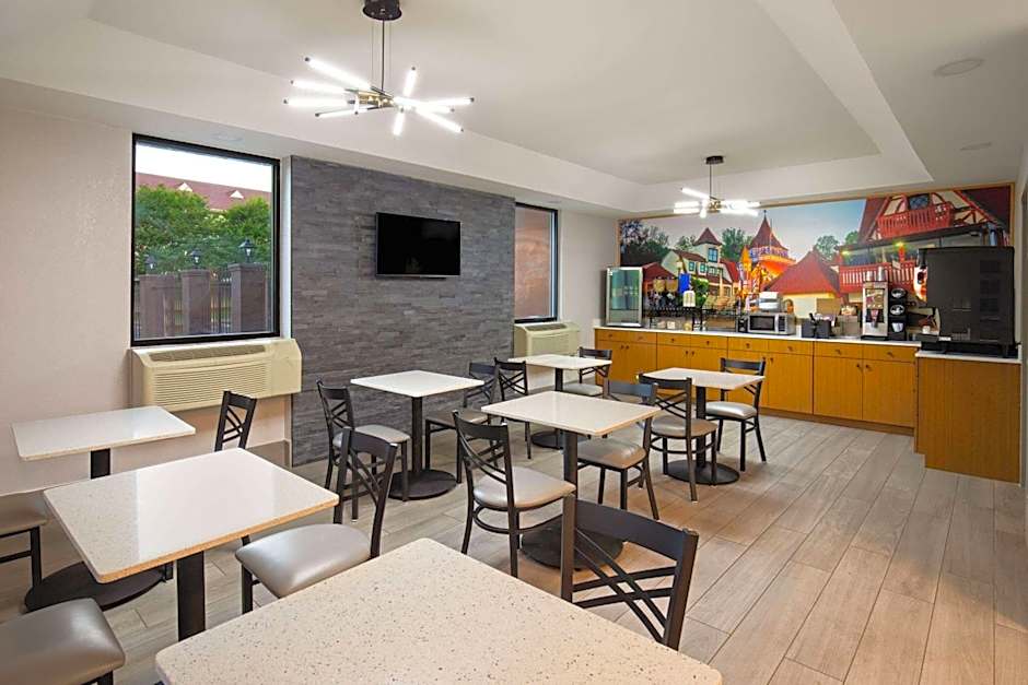 Days Inn by Wyndham Helen