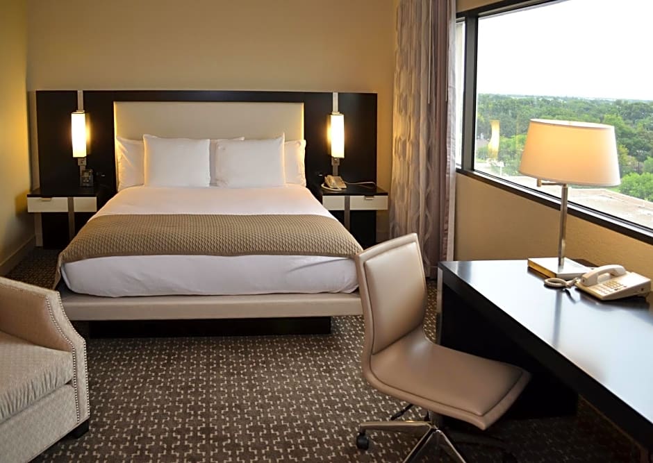 DoubleTree By Hilton Houston Hobby Airport