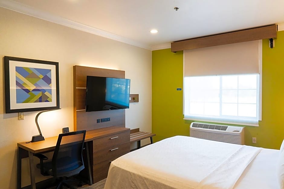 Holiday Inn Express & Suites Davis - University Area