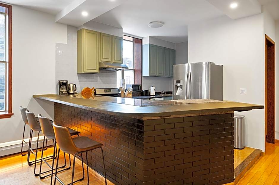 Massive SoHo Loft 5bedrooms 2 baths - 2500 SQFT