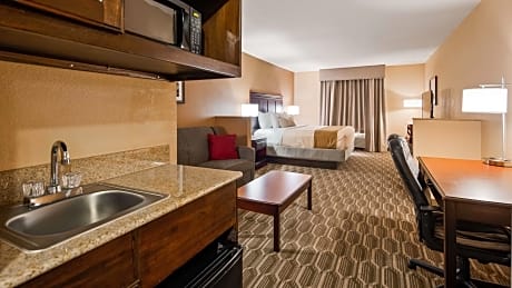 Accessible - Suite King Bed Mobility Comm Assist Bathtub Love Seat Sofa Bed Non-Smok Full Breakfast
