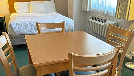 2 Queen Beds Suite