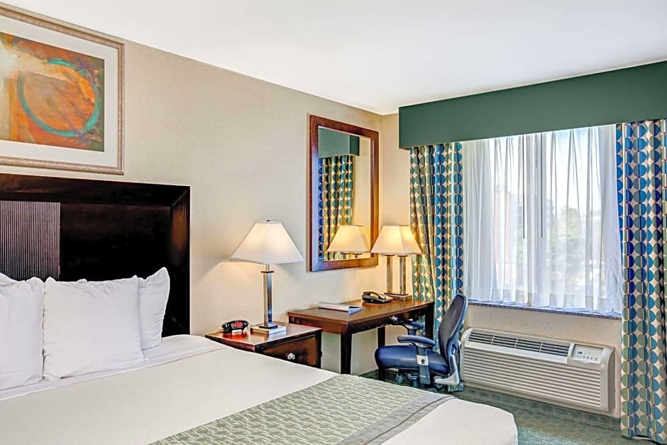 Ramada by Wyndham Jamaica/Queens