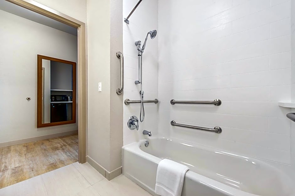 Holiday Inn Express & Suites - Carrollton West