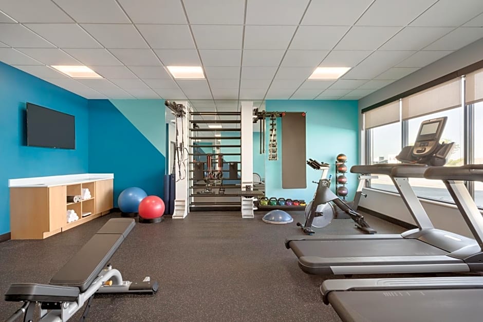 avid hotels - Ft Lauderdale Airport - Cruise, an IHG Hotel