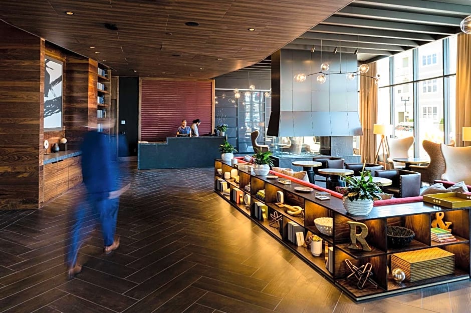Cambria Hotel Boston Somerville