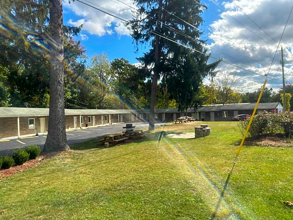 Whispering Pines Motel