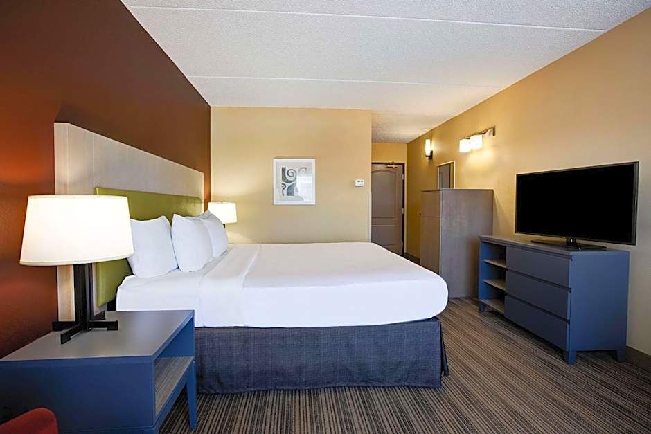 Comfort Inn & Suites St. Paul Northeast