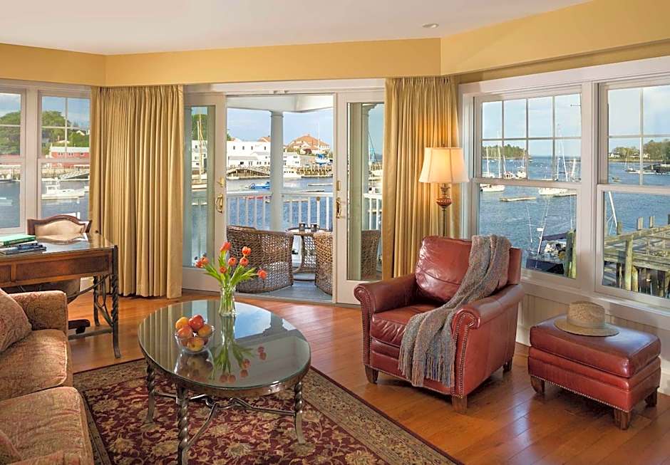Grand Harbor Inn