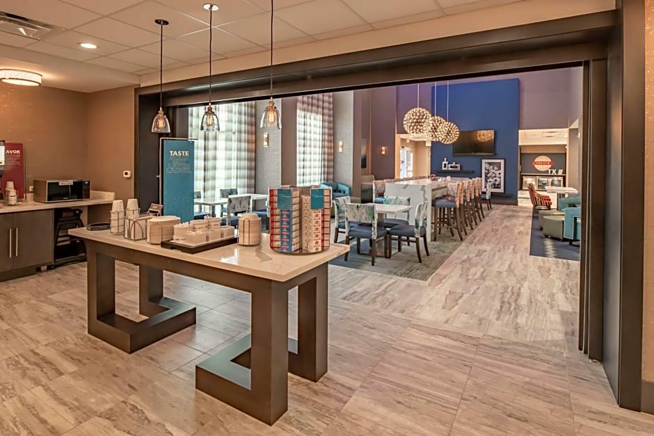 Hampton Inn By Hilton and Suites Dallas/Plano Central