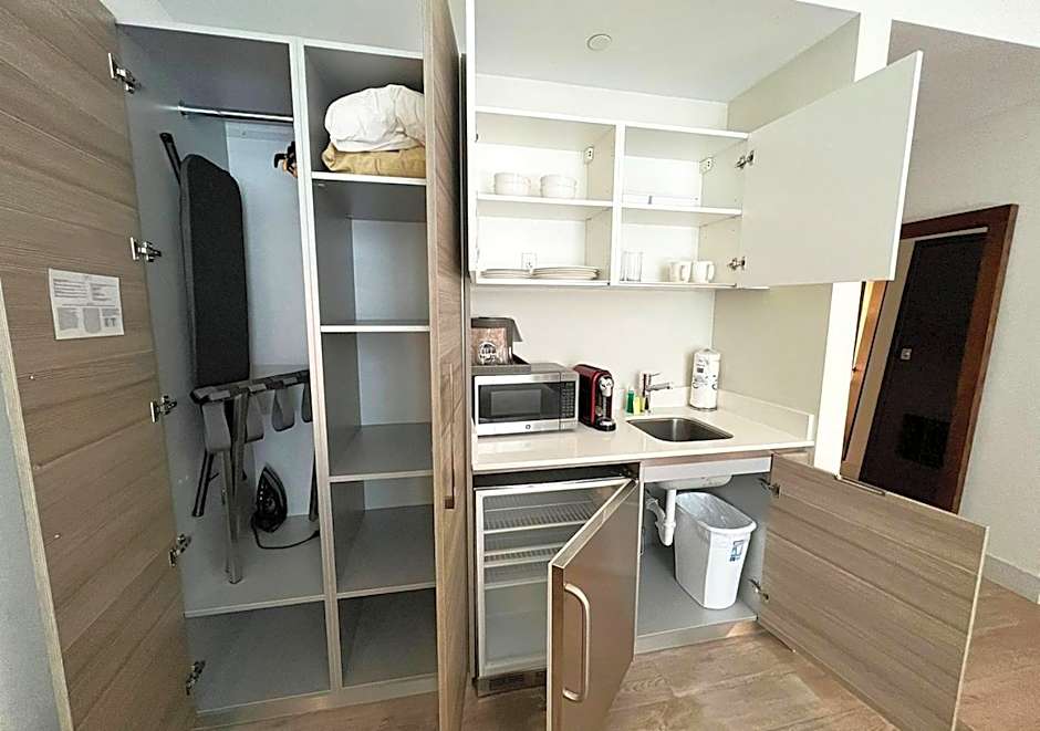 Global Rent Apart - Costa Hollywood