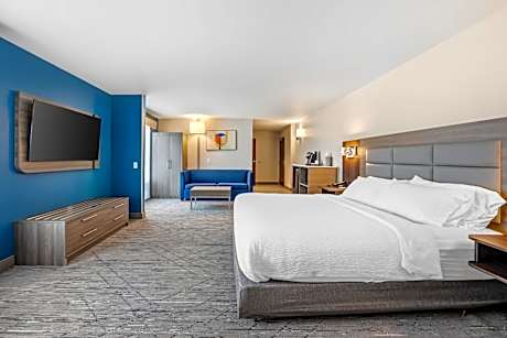 King Suite with Sofa Bed