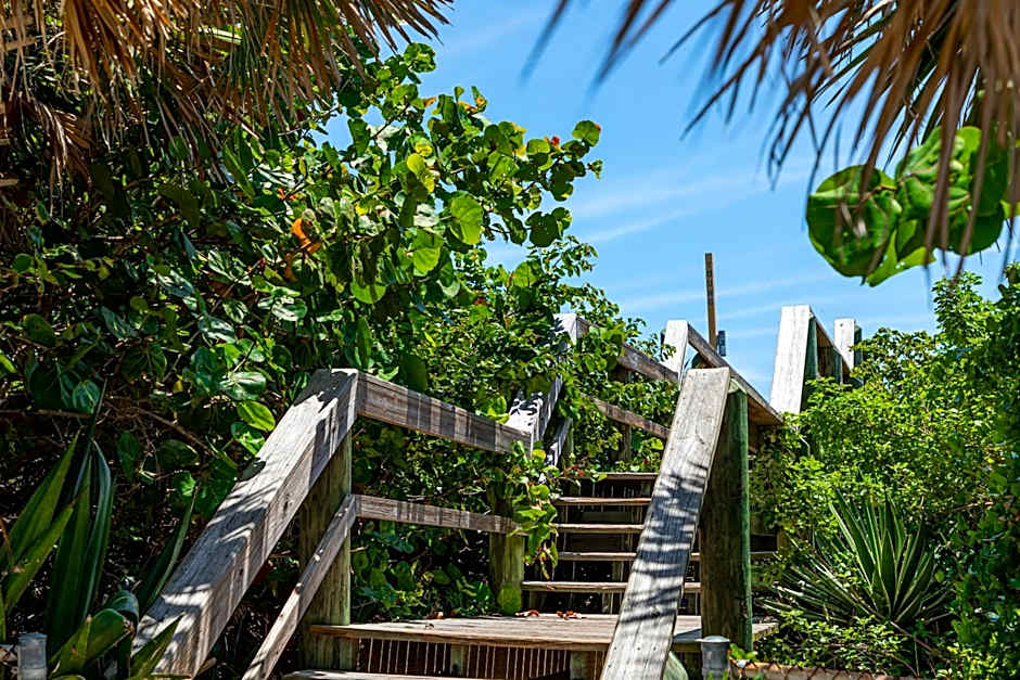 Beachside Hotel and Suites