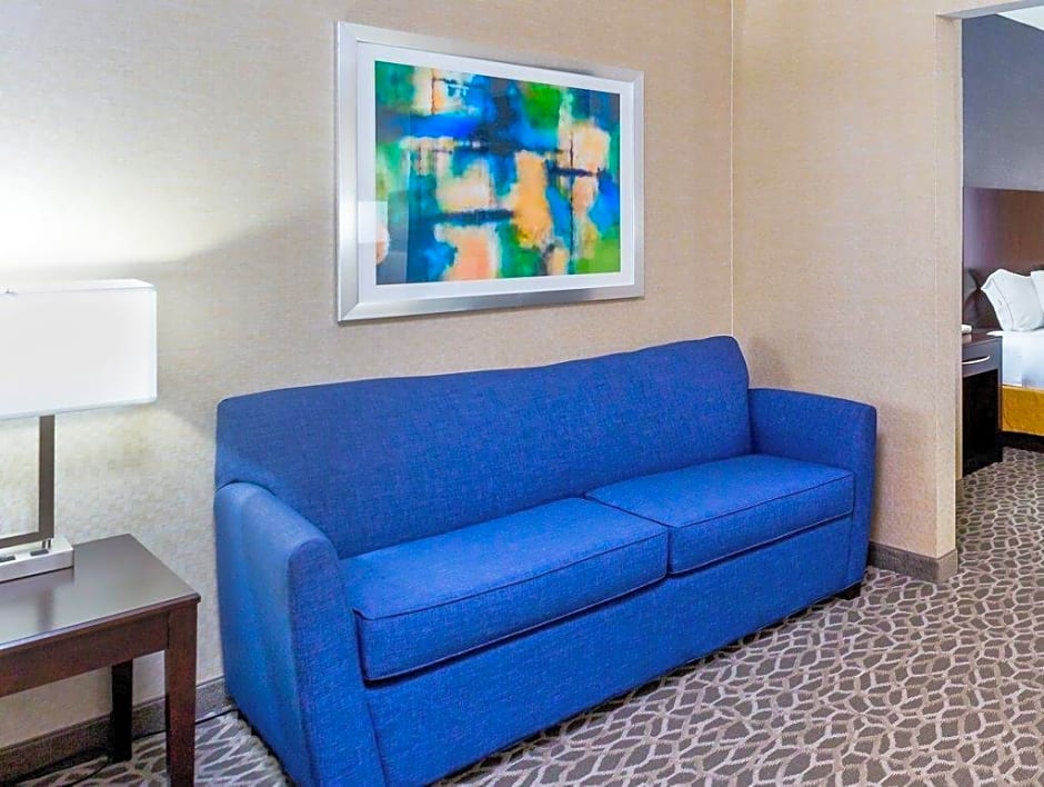 Holiday Inn Express & Suites Burlington - Mount Holly