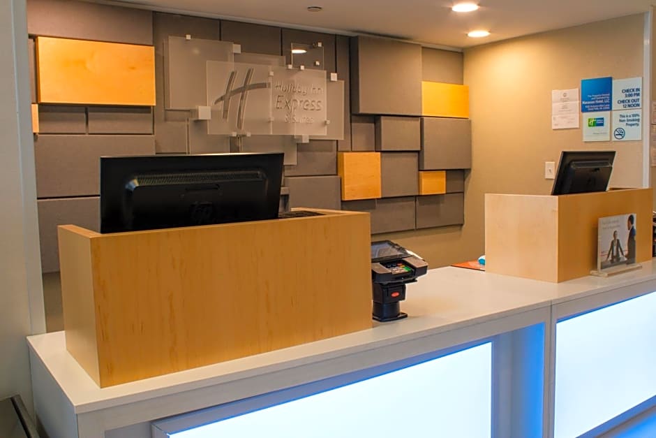 Holiday Inn Express & Suites Manassas