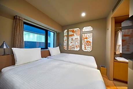 Side by Side (Studio Twin)