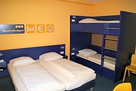 Quadruple Room with Private Bathroom