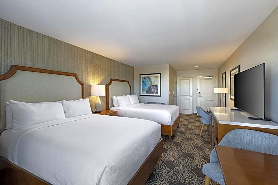 Redondo Beach Hotel, Tapestry Collection by Hilton