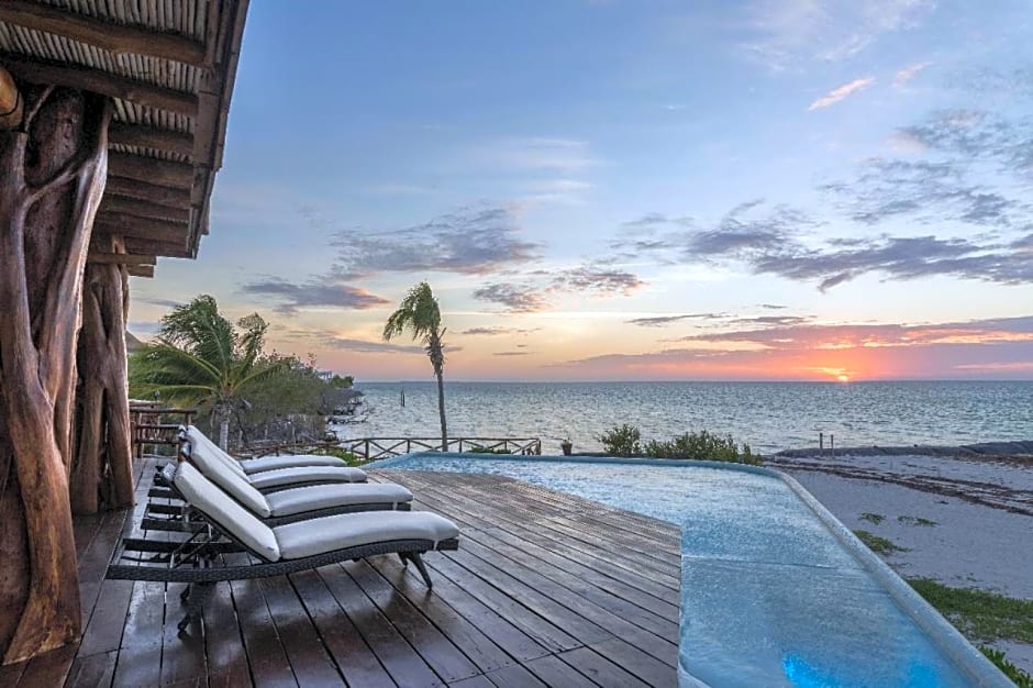 DK Luxury Ocean Front Villa - Adults Only