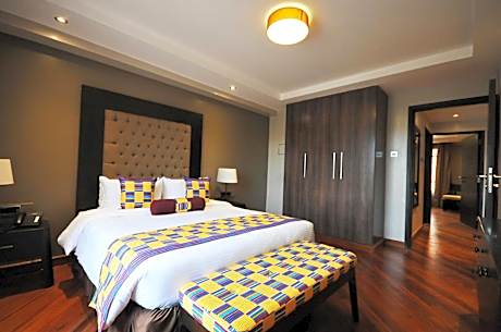 Deluxe Three-Bedroom Apartment with Private Kitchen and Balcony Free access to Swimming Pool & 10% Discount on F&B