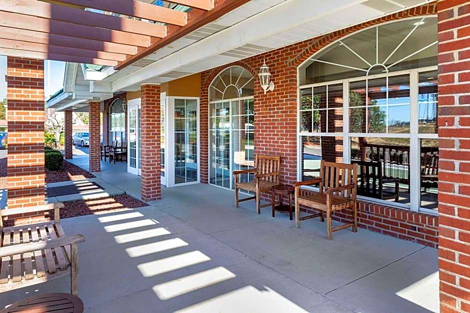 Country Inn & Suites by Radisson, Lumberton, NC