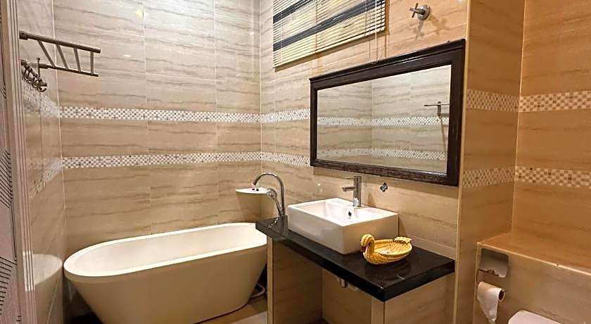 MAXWELL INN LUXURY HOTEL