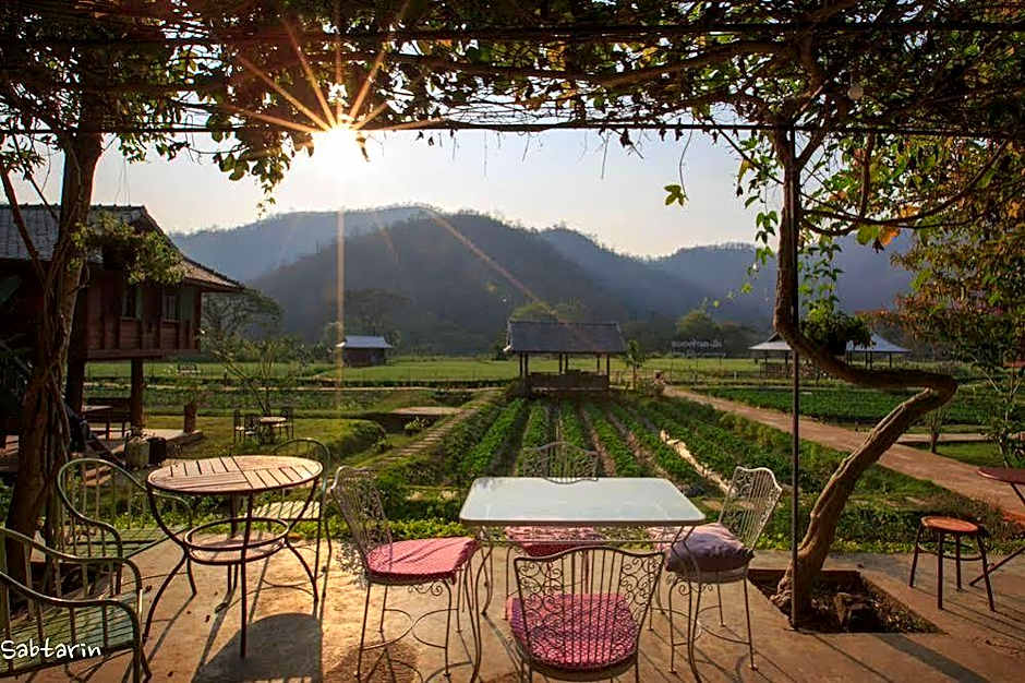 Lhongkhao Samoeng by Chi Villa