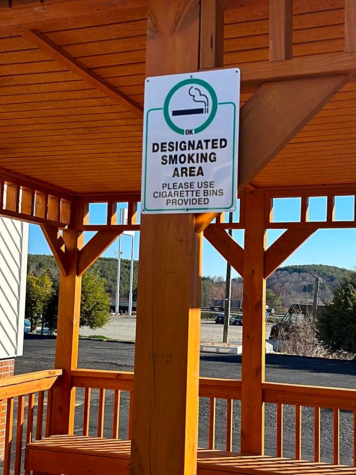 Super 8 by Wyndham Hillsville