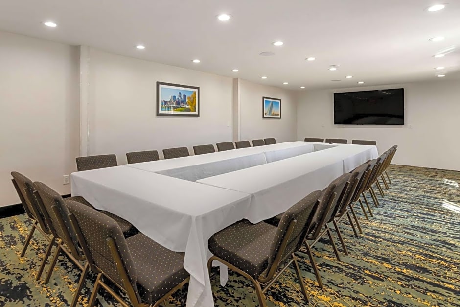 La Quinta Inn & Suites by Wyndham Des Moines West Clive