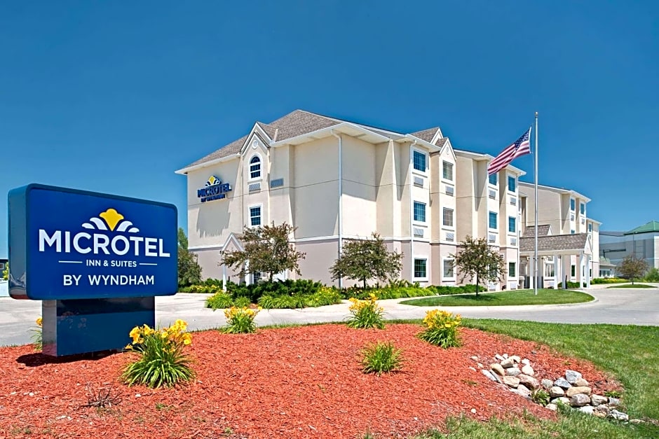 Microtel Inn & Suites by Wyndham Bluffs