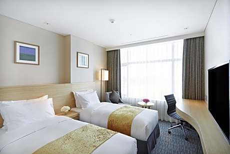 Deluxe Twin Room with Sea View