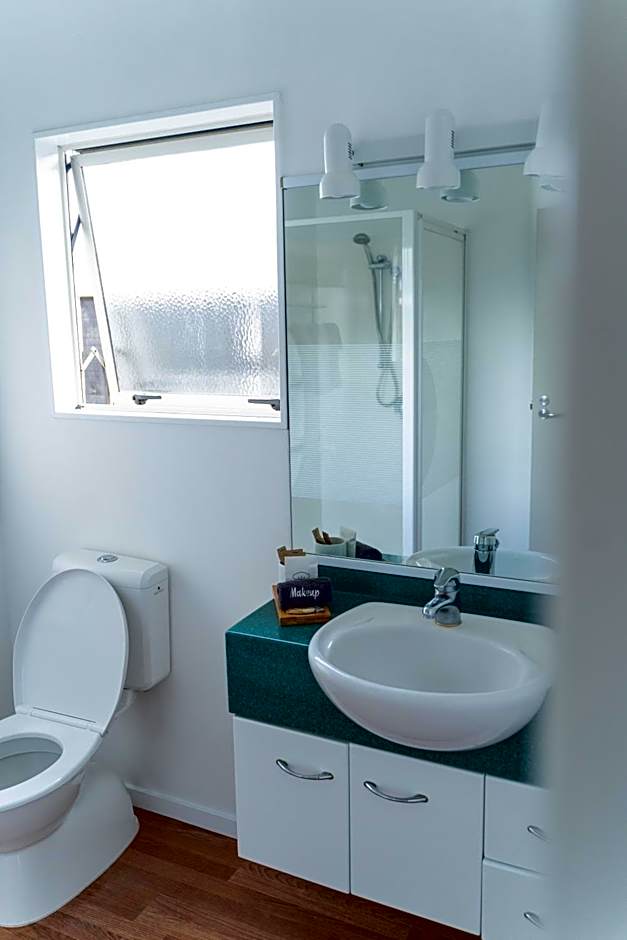 Pacific Coast Motor Lodge