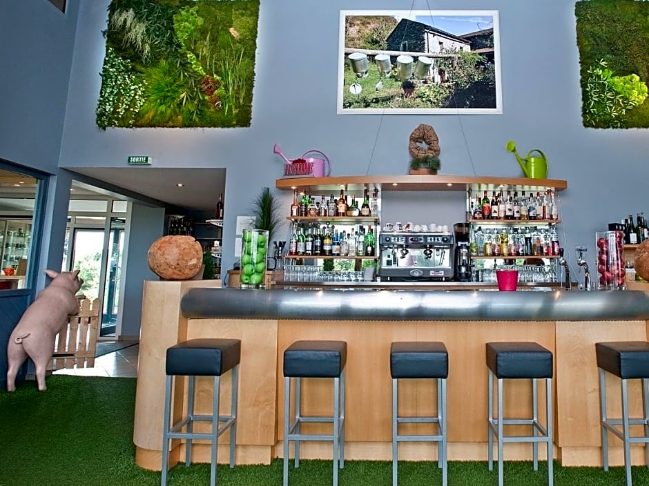 Logis Hotel Les Portes D'Apcher