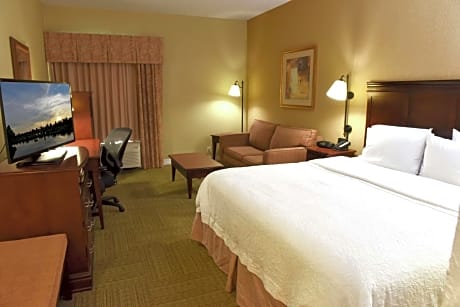 King Room with Sofa Bed and Study - Non-Smoking