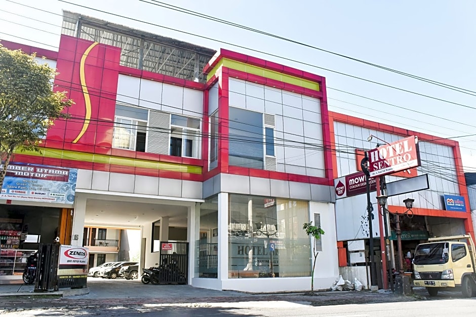 RedDoorz near Alun Alun Wonosobo