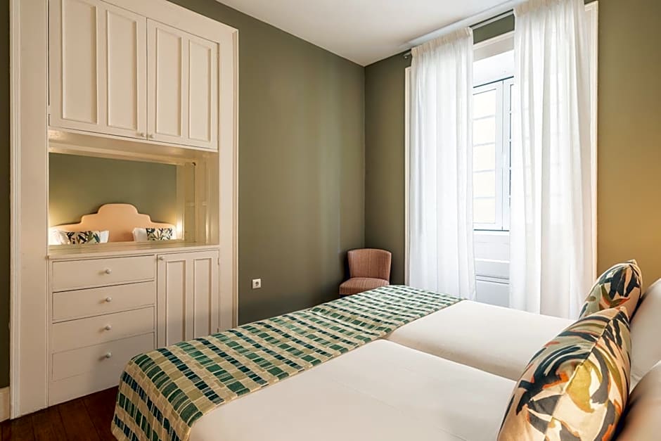 The Wine Lodges by An Island Apart