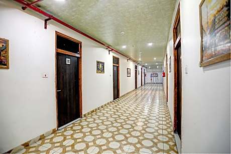 Hotel O The Royals Inn