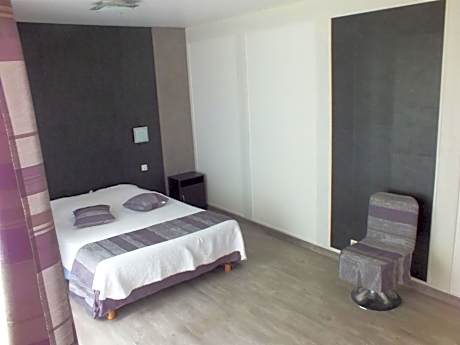 Triple Room (2 Adults + 1 Child)